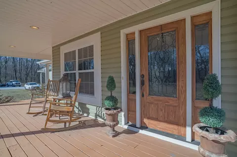 Exterior - 135 Davis Rd, Decherd, TN 37324 photo 4 of 19