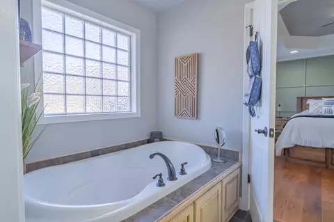 Bath - 135 Davis Rd, Decherd, TN 37324 photo 4 of 5