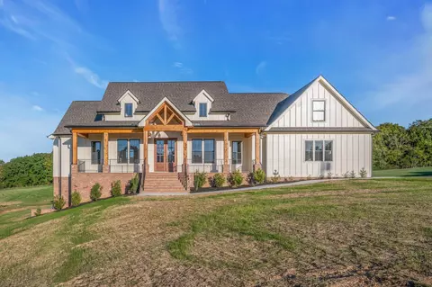 565 Buddy Rd, Burns, TN 37029