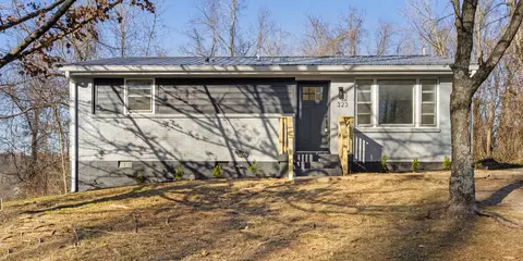 323 Crossland Ave, Clarksville, TN 37040