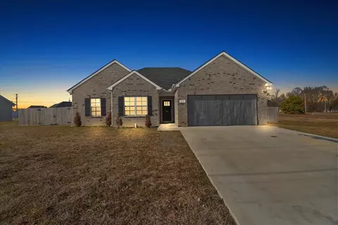 55 Legacy St, Decherd, TN 37324