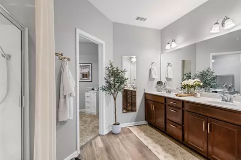 Bath - 3410 Hyde Ct, Murfreesboro, TN 37128 photo 1 of 4
