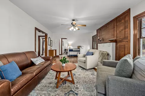 Living - 457 E Madison St, Pulaski, TN 38478 photo 3 of 4