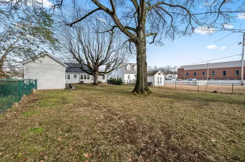Exterior - 457 E Madison St, Pulaski, TN 38478 photo 5 of 5