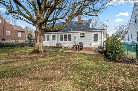Exterior - 457 E Madison St, Pulaski, TN 38478 photo 3 of 5