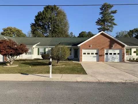 223 Flagstone Dr, Rossville, GA 30741