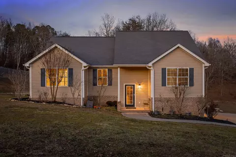 10752 Callie Marie Dr, Soddy Daisy, TN 37379