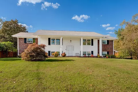 5807 Crestview Dr, Hixson, TN 37343