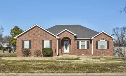 3816 Parade Dr, Clarksville, TN 37040