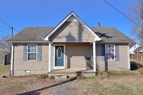 705 Courthouse View St, Lafayette, TN 37083