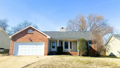 2670 Derby Dr, Clarksville, TN 37040
