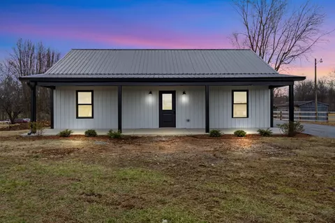 2523 Mudcat Rd, Cedar Hill, TN 37032