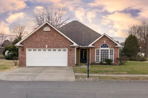 304 Providence Dr, Lebanon, TN 37087