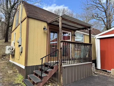141 Lock Seven Ln # B, Carthage, TN 37030