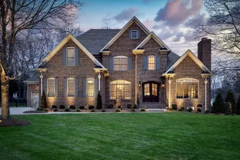 2404 Durham Manor Dr, Franklin, TN 37064