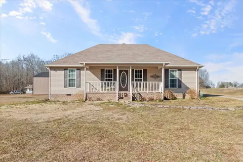 90 Jenkins Dr, Fayetteville, TN 37334