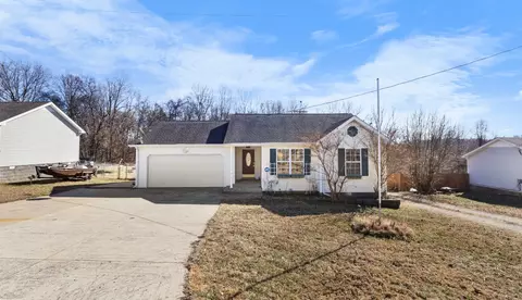 256 Golden Pond Ave, Oak Grove, KY 42262