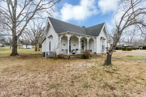 Exterior - 538 E Madison St, Pulaski, TN 38478 photo 3 of 10