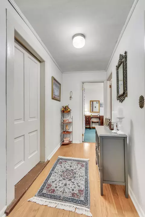 Entry Way - 538 E Madison St, Pulaski, TN 38478 photo 4 of 4