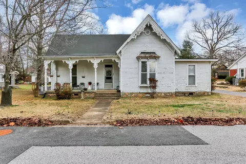 Exterior - 538 E Madison St, Pulaski, TN 38478 photo 2 of 10