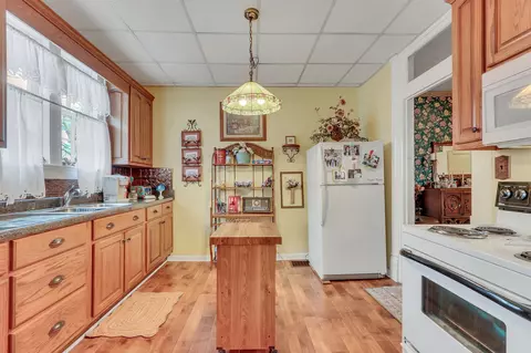 Kitchen - 538 E Madison St, Pulaski, TN 38478 photo 4 of 4