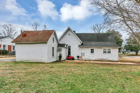 Exterior - 538 E Madison St, Pulaski, TN 38478 photo 6 of 10