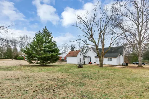 Exterior - 538 E Madison St, Pulaski, TN 38478 photo 8 of 10