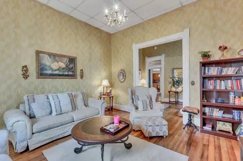 Living - 538 E Madison St, Pulaski, TN 38478 photo 2 of 3