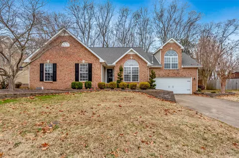 3301 Sunny Slope Dr, Clarksville, TN 37043
