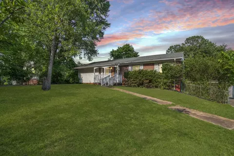 104 Peggy Dr, Clarksville, TN 37042