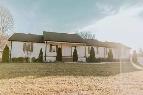 15 Oak Hill Ln, Carthage, TN 37030