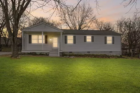 111 Cedar Ridge Dr, La Vergne, TN 37086