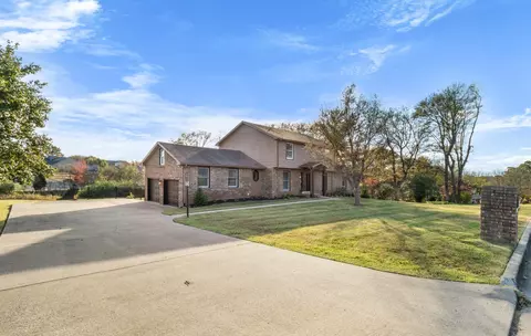 2206 Springlot Rd, Clarksville, TN 37043