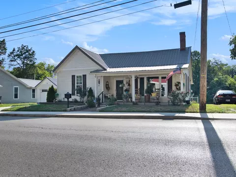 224 S High St, Mcminnville, TN 37110
