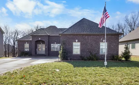 594 Tacoma Dr, Clarksville, TN 37043
