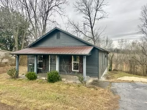 124 W Bronson St, Sparta, TN 38583