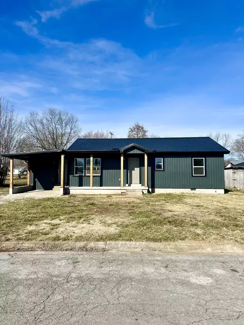 306 Kennedy St, Lawrenceburg, TN 38464