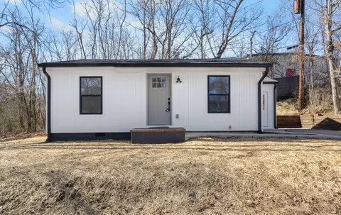 18 Proctor Dr, Clarksville, TN 37043