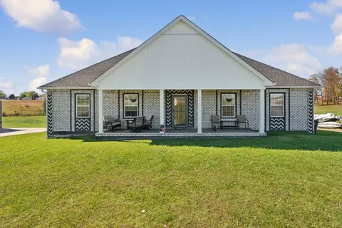 973 Sneed Blvd, Lafayette, TN 37083