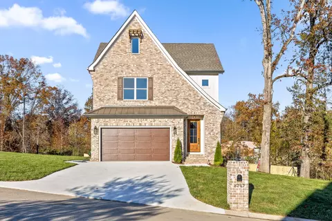 8242 Briarfield Ln, Chattanooga, TN 37421