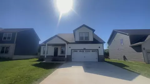 824 Macon Ln, Clarksville, TN 37042