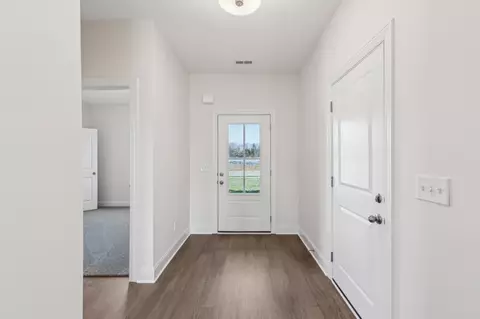 Entry Way - 2038 Cincinnati St, Murfreesboro, TN 37127 photo 2 of 4