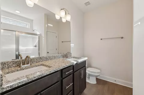 Bath - 2038 Cincinnati St, Murfreesboro, TN 37127 photo 3 of 4