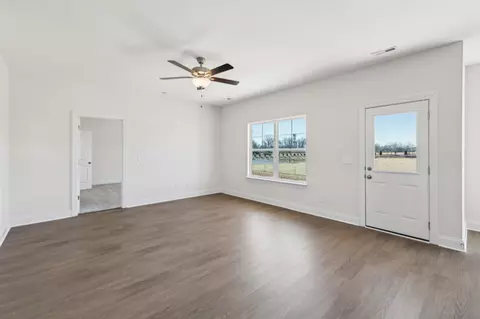 Living - 2038 Cincinnati St, Murfreesboro, TN 37127 photo 4 of 5