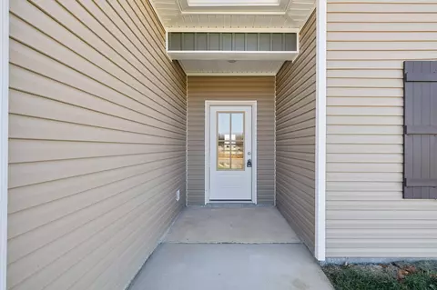 Entry Way - 2038 Cincinnati St, Murfreesboro, TN 37127 photo 1 of 4