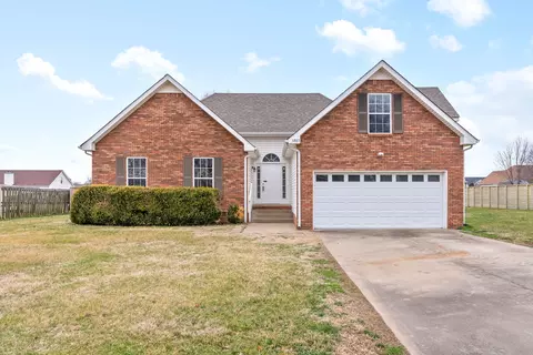 3883 Benjamin Dr, Clarksville, TN 37040