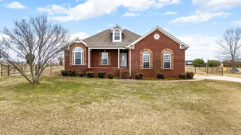 9 Elizabeth Cir, Fayetteville, TN 37334