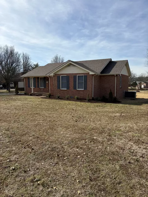 2916 SE Tater Peeler Rd, Lebanon, TN 37090