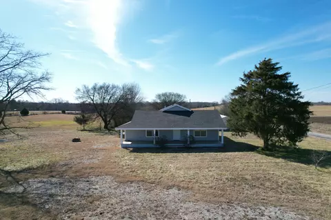 20 Weaver Cir, Leoma, TN 38468