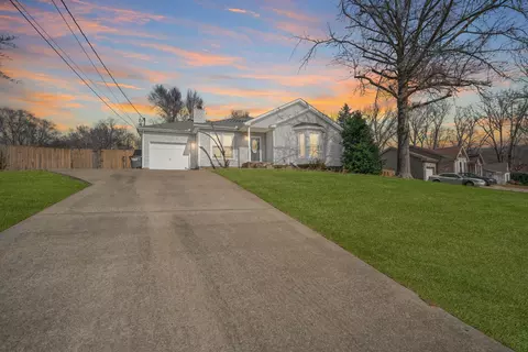 1750 Broadripple Dr, Clarksville, TN 37042